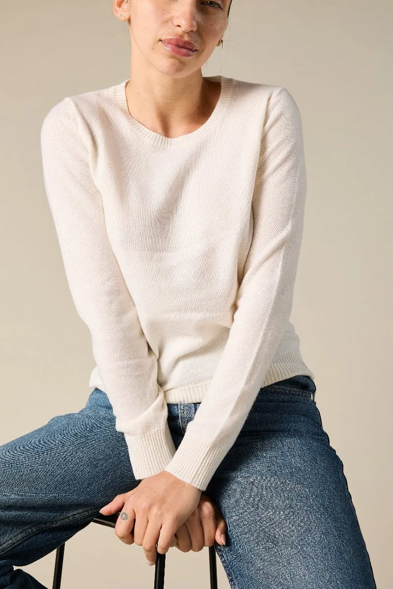 Cashmere Daisy Crew Neck in Winter White